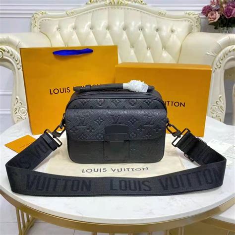 black lv lock